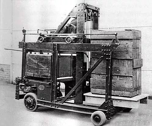 the History of forklift pic
